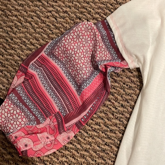 Designer white thermal button down with pink pattern chiffon sleeves - Picture 4 of 8